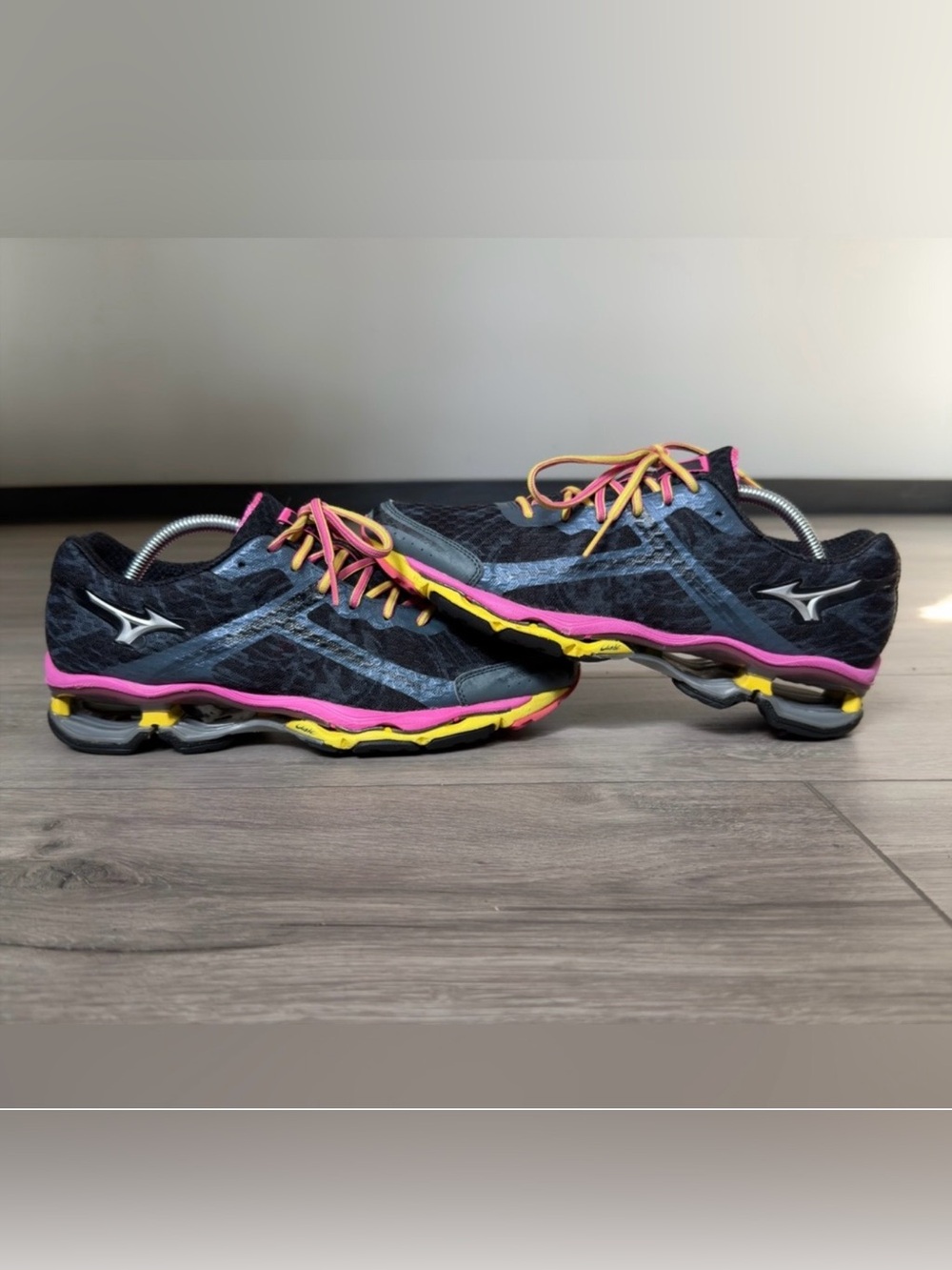 Mizuno Wave Creation 15 Women’s Running Sneakers, Size 11
